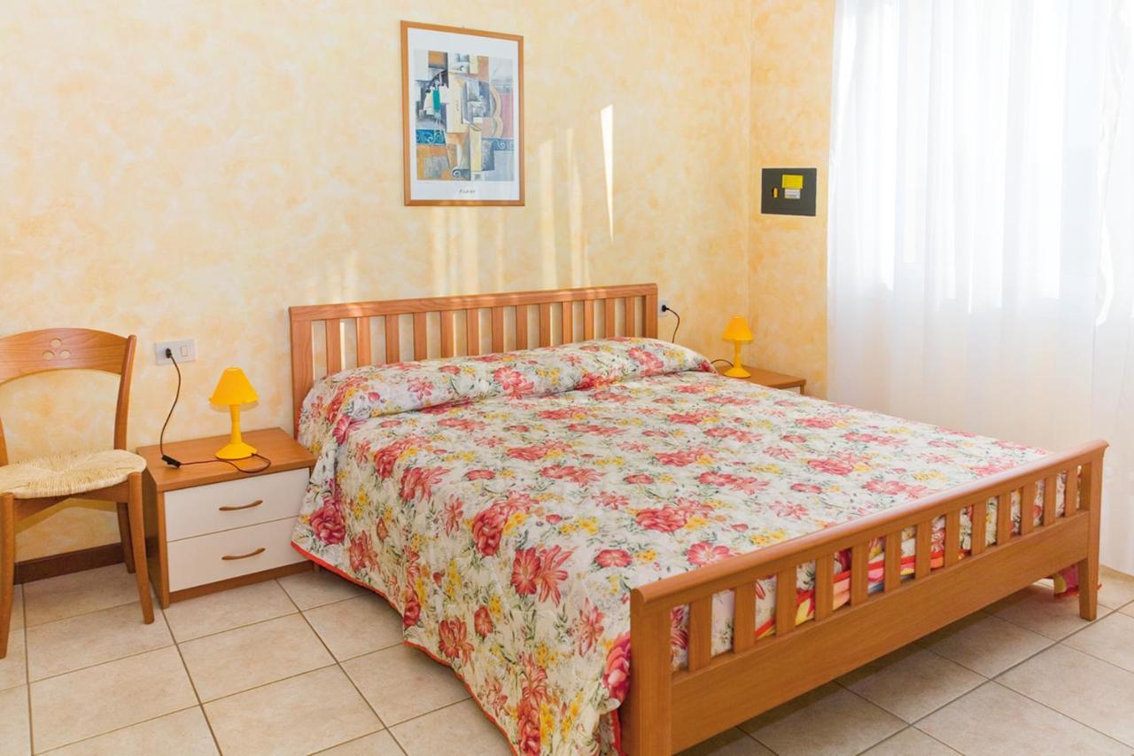 Pia Del Faro Apartment Bibione Bagian luar foto