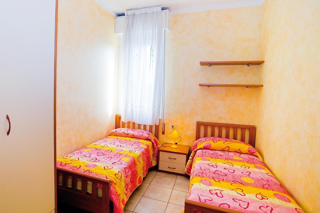 Pia Del Faro Apartment Bibione Bagian luar foto